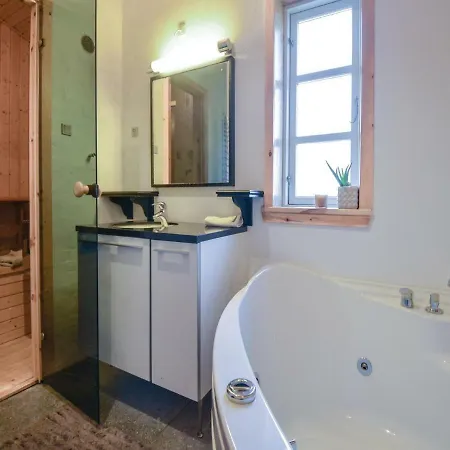Three-bedroom Holiday In 別荘 Kolind